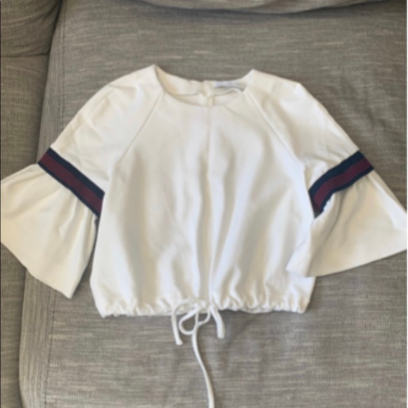 Zara Tops - Zara Trafaluc collection crop top with shoe strings to make it tighter